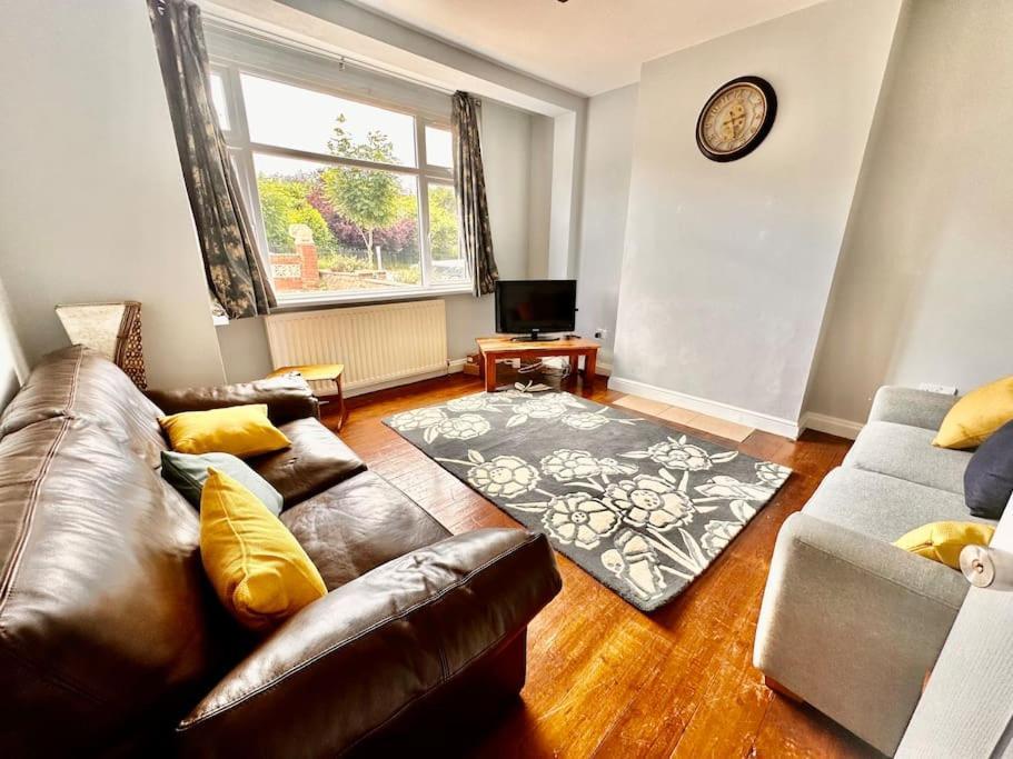 5 Bed Property In Se12 Лондон Экстерьер фото